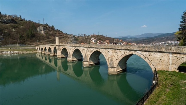 Bosna Hersek'in en önemli Osmanlı eserlerinden Sokollu Mehmed Paşa Köprüsü’nün TİKA tarafından restore edilmesi, Balkanlar'da yürütülen kritik projelerden biri. Fotoğraf: AA